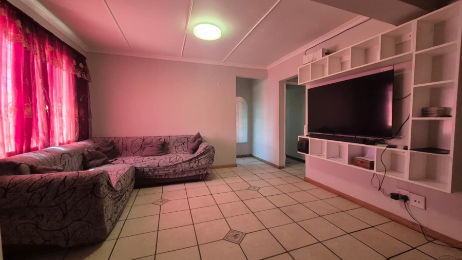 3 Bedroom Property for Sale in Hexpark Western Cape
